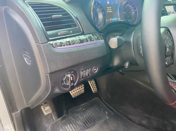 Car image 24