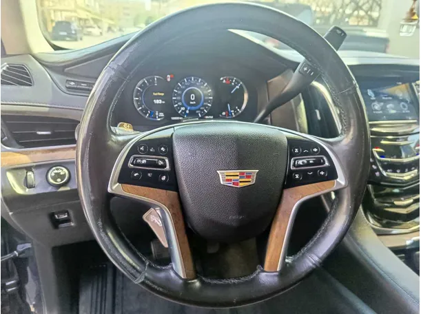 Car image 26