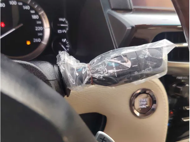 Car image 29
