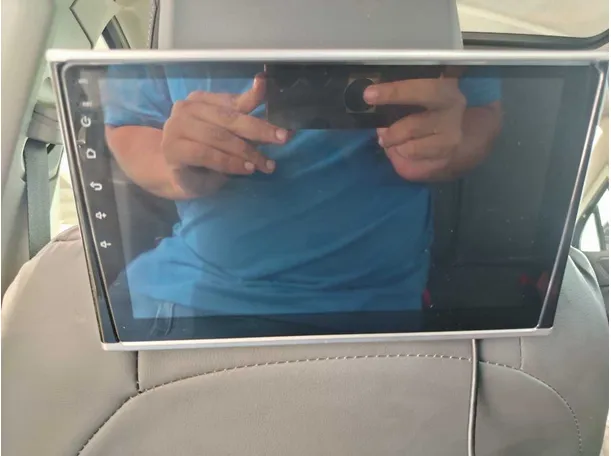 Car image 34