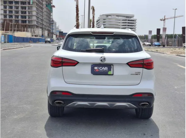 Car image 6