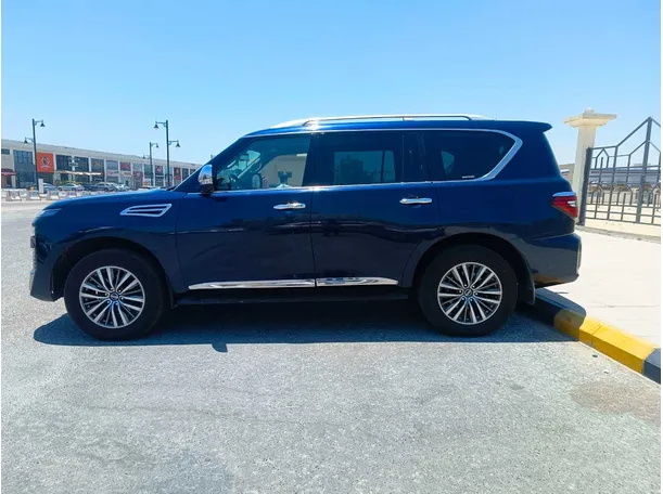 Car image 8