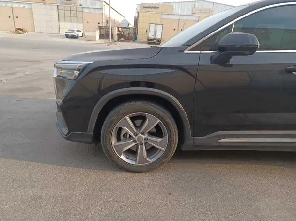 Car image 9