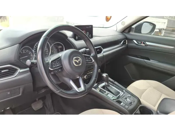 Car image 11