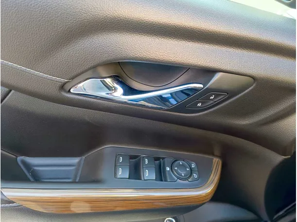 Car image 34