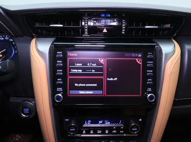 Car image 5