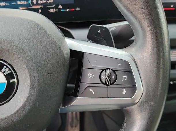 Car image 28