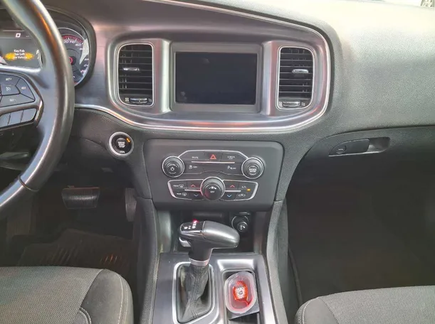 Car image 15