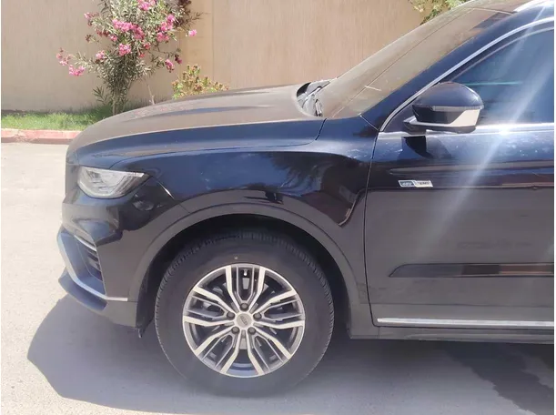 Car image 9