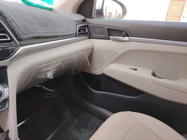 Car image 34