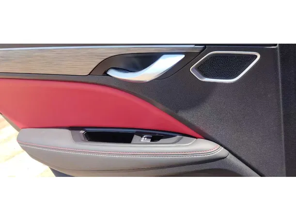 Car image 28