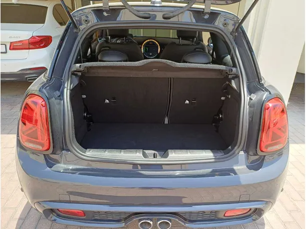 Car image 20