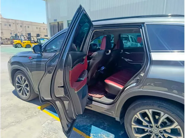 Car image 16