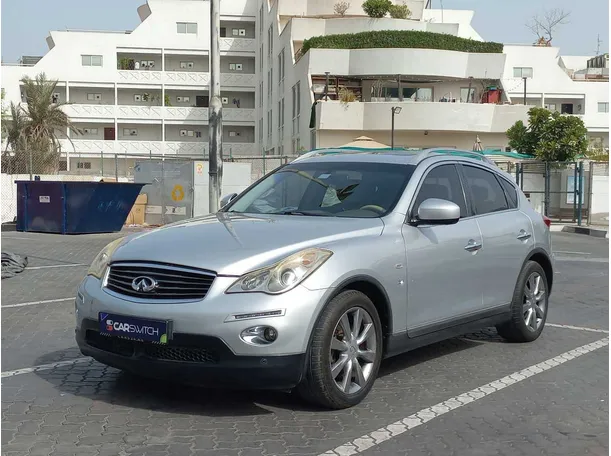 2015 Infiniti QX50 in UAE