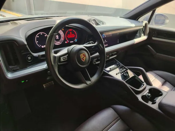 Car image 13