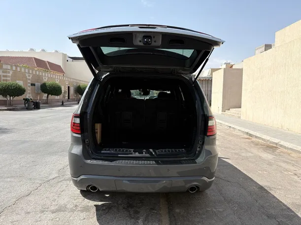 Car image 27