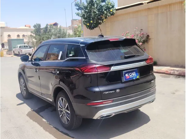 Car image 7