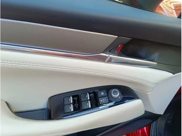 Car image 28