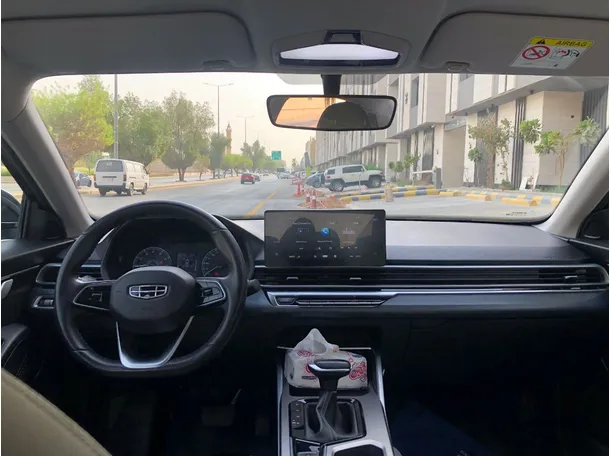 Car image 15