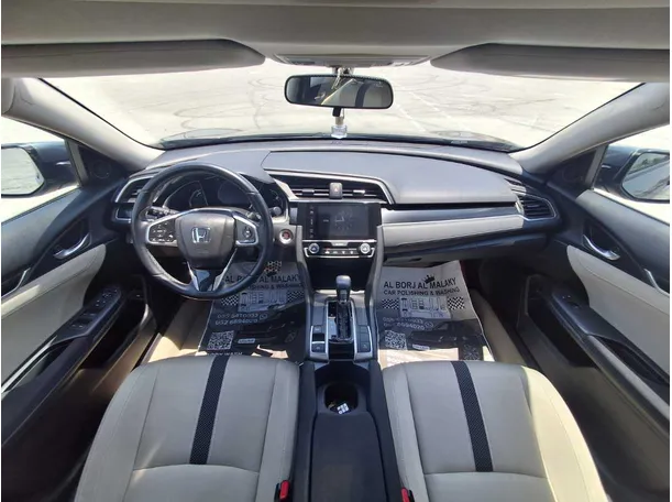 Car image 13