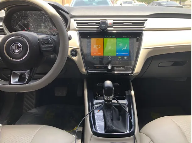 Car image 17