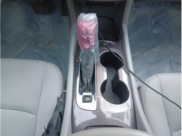 Car image 14