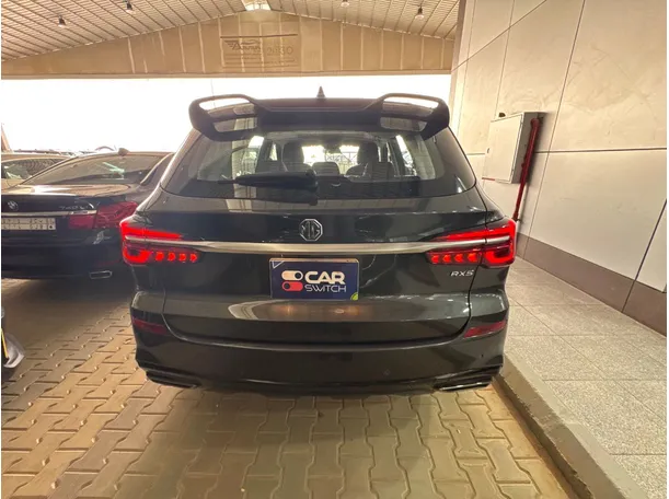 Car image 5
