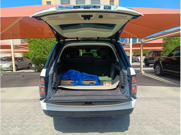 Car image 32