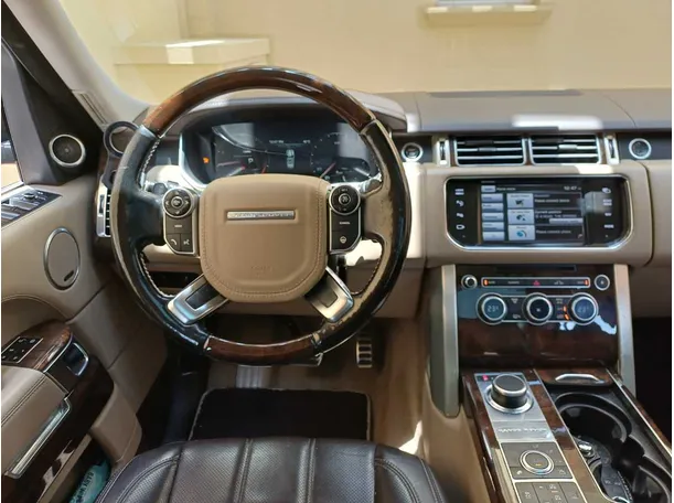 Car image 17