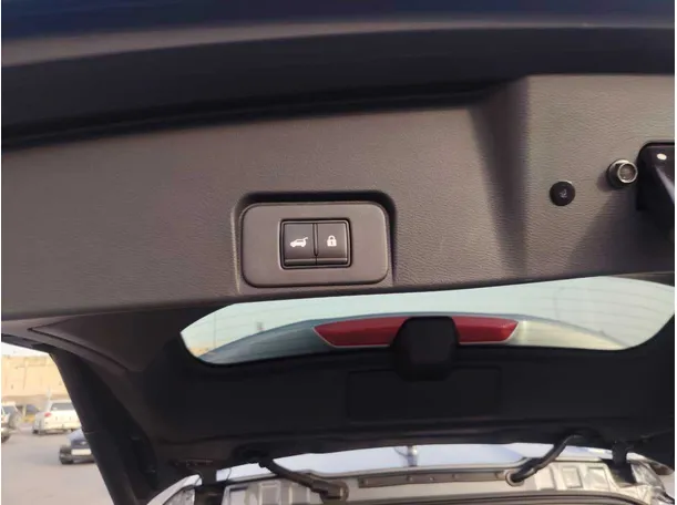 Car image 33