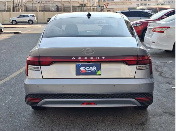 Car image 6
