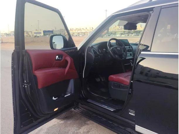 Car image 12