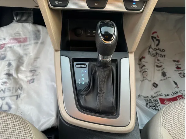 Car image 16