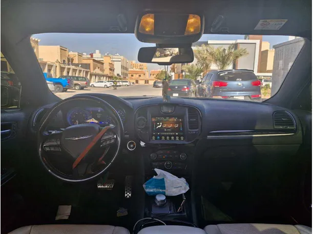 Car image 14
