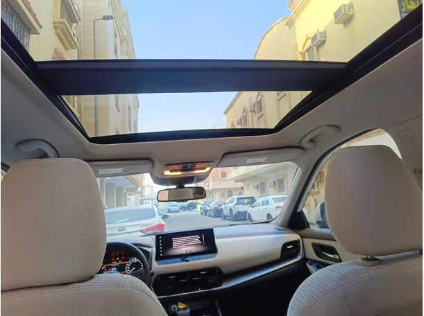 Car image 20