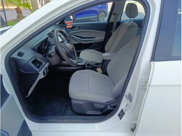 Car image 15