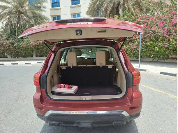Car image 19