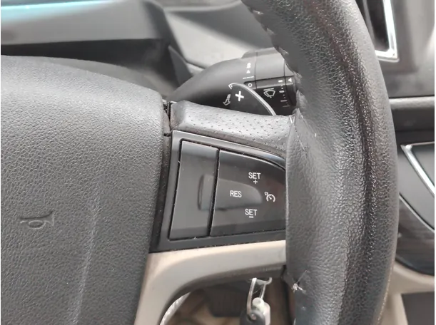 Car image 24