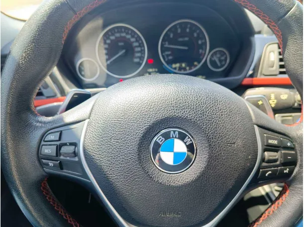 Car image 25