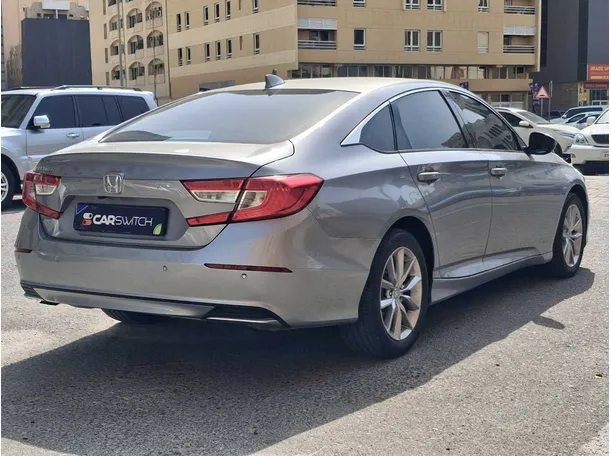 Car image 7