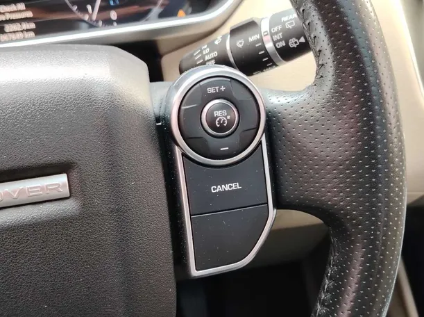 Car image 30