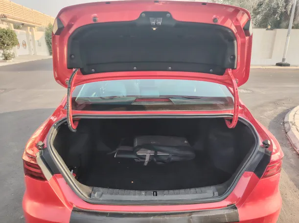 Car image 25