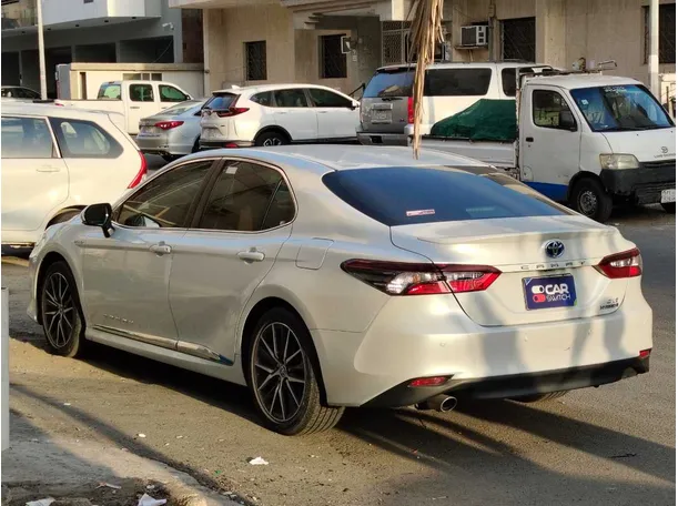 Car image 7