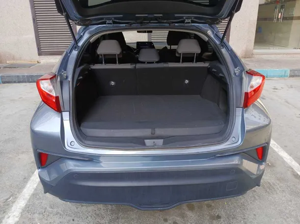 Car image 19