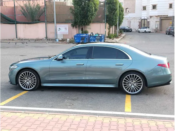 Car image 8