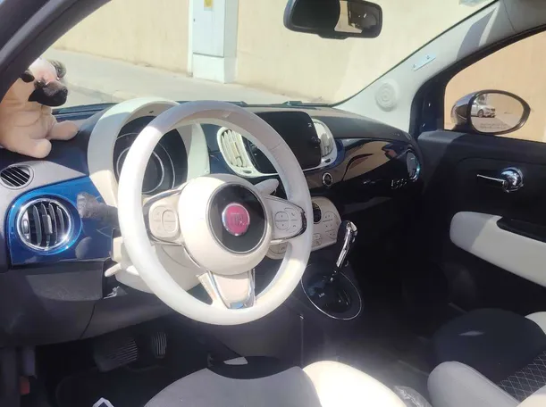 Car image 12
