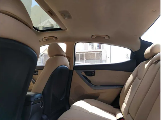 Car image 17