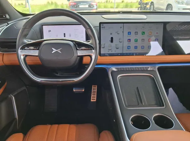 Car image 17