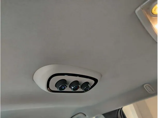 Car image 36