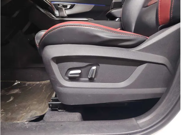 Car image 27